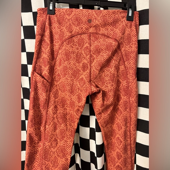Athleta Ultimate Stash Pocket Snakeskin 7/8 Leggings - Picture 3 of 16